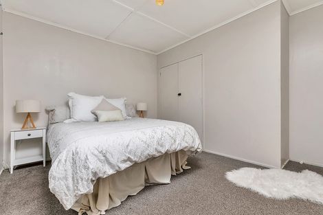 Photo of property in 1/25 Peach Road, Glenfield, Auckland, 0629