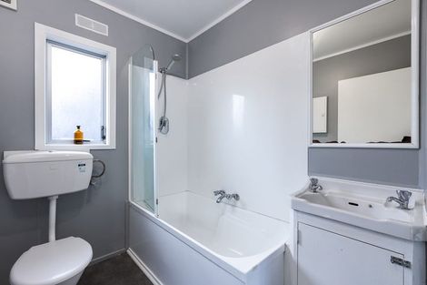 Photo of property in 1/125a Birkdale Road, Birkdale, Auckland, 0626