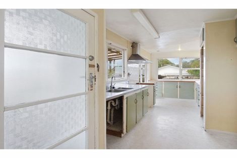 Photo of property in 3 Ngatoa Place, Glenfield, Auckland, 0629