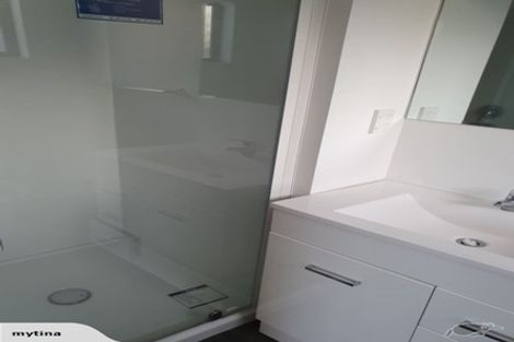 Photo of property in 46 Exeter Crescent, Takaro, Palmerston North, 4412