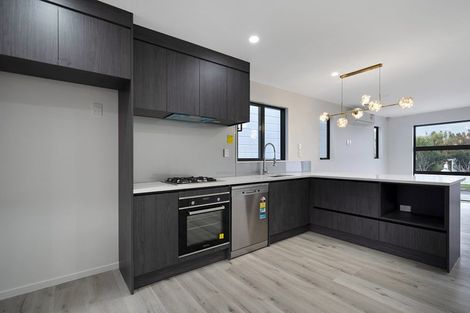 Photo of property in 3/13 Sarona Avenue, Glen Eden, Auckland, 0602