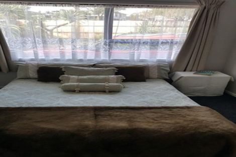 Photo of property in 28 Moire Road, Massey, Auckland, 0614