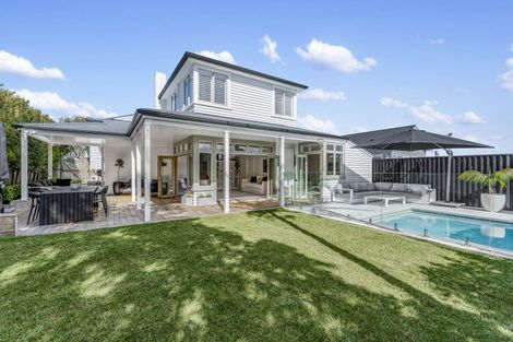 Photo of property in 2a Egremont Street, Belmont, Auckland, 0622