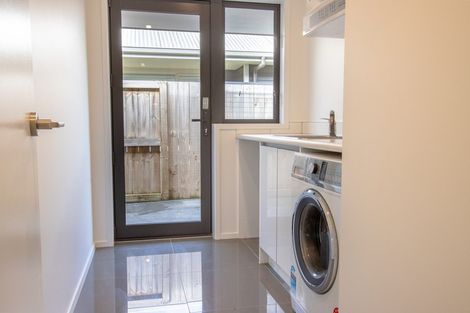 Photo of property in 31 Lilac Close, Cambridge, 3434