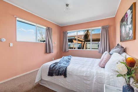 Photo of property in 2/17 Berwyn Avenue, Takanini, 2112