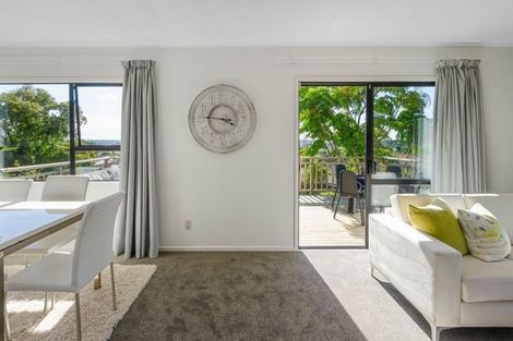 Photo of property in 16 Santiago Crescent, Unsworth Heights, Auckland, 0632