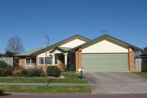 Photo of property in 39 Carisbrook Crescent, Papakura, 2110