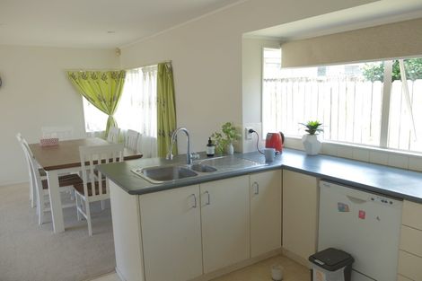 Photo of property in 1/718 Chapel Road, Dannemora, Auckland, 2016