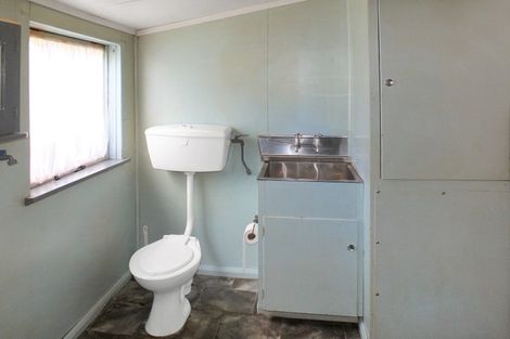 Photo of property in 46 Signal Street, Foxton Beach, Foxton, 4815