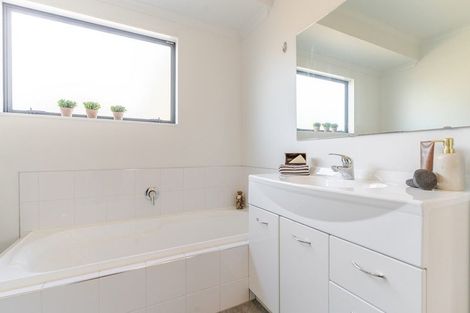 Photo of property in 23 Charles Street, Carterton, 5713
