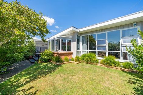 Photo of property in 68 Queens Grove, Hutt Central, Lower Hutt, 5010