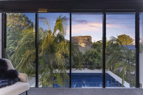 Photo of property in 4 Halyard Place, Te Atatu Peninsula, Auckland, 0610