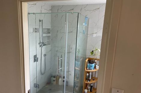 Photo of property in 30 Santiago Crescent, Unsworth Heights, Auckland, 0632