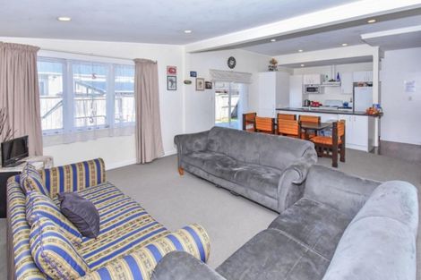 Photo of property in 10 Berkeley Road, Manurewa, Auckland, 2102