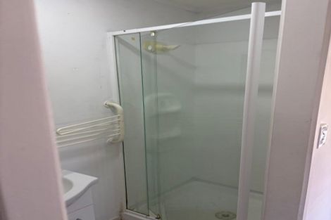 Photo of property in 1/13a Kitewao Street, Northcote, Auckland, 0627