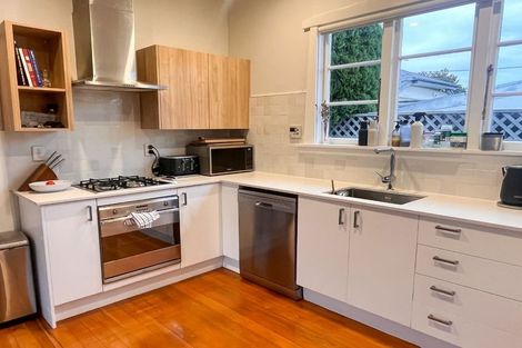 Photo of property in 155 Weston Road, St Albans, Christchurch, 8052