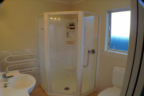Photo of property in 1/174 Centreway Road, Orewa, 0931