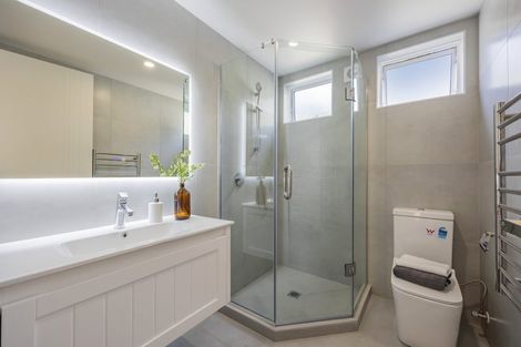 Photo of property in 27 John Court Street, Birkenhead, Auckland, 0626