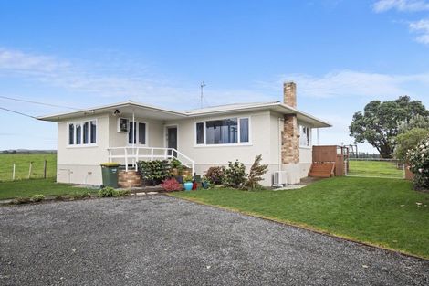 Photo of property in 142 Karioitahi Road, Waiuku, 2683