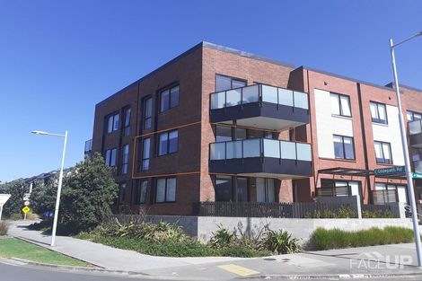 Photo of property in 2/22 Kerewhenua Crescent, Hobsonville, 0616