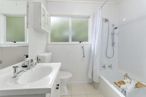 Photo of property in 42 Reynella Drive, Massey, Auckland, 0614