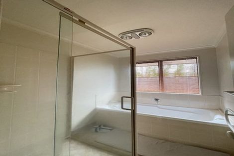 Photo of property in 26 Brittany Drive, Henderson, Auckland, 0612