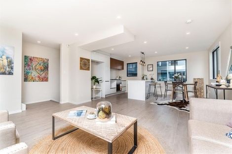 Photo of property in 16/5 Perekia Street, Albany, Auckland, 0632