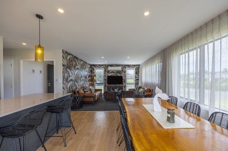Photo of property in 1 Ambergris Place, Baylys Beach, 0377