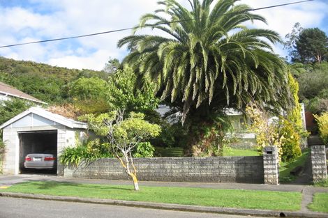 Photo of property in 16 Hill Grove, Naenae, Lower Hutt, 5011