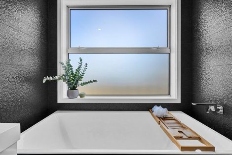 Photo of property in 54 Ainslee Street, Highlands Park, New Plymouth, 4312