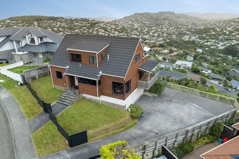 Photo of property in 9 Kapil Grove, Khandallah, Wellington, 6035