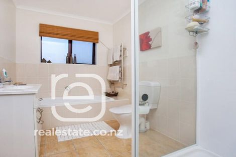 Photo of property in 13 Shah Place, Glen Eden, Auckland, 0602