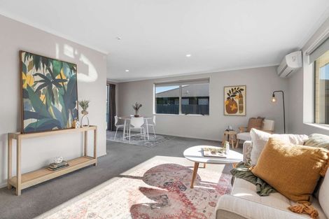 Photo of property in 16 Ripple Grove, Waiuku, 2123