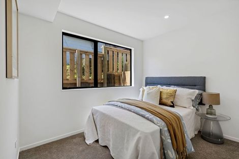 Photo of property in 8d Datura Place, Sunnynook, Auckland, 0620