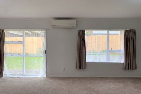 Photo of property in 5 Newington Road, Henderson, Auckland, 0612