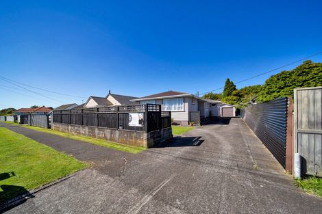 Photo of property in 9 Manawapou Road, Hawera, 4610