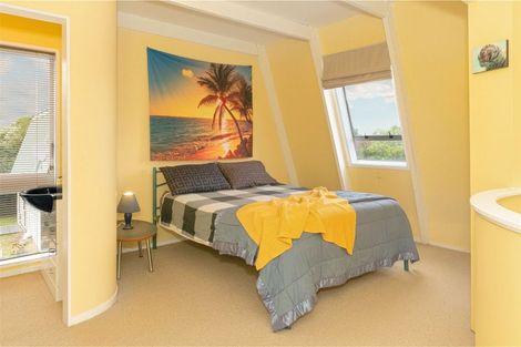 Photo of property in 9a Olive Terrace, Paraparaumu Beach, Paraparaumu, 5032