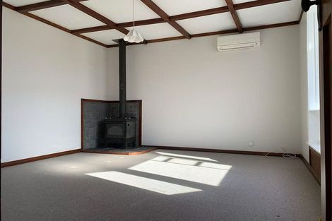 Photo of property in 16 Tawa Terrace, Tawa, Wellington, 5028