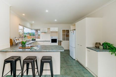 Photo of property in 122 Guildford Drive, Paraparaumu Beach, Paraparaumu, 5032