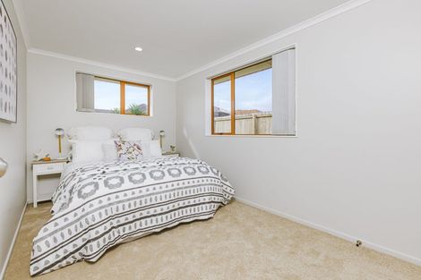 Photo of property in 17 Marblewood Grove, Pukekohe, 2120