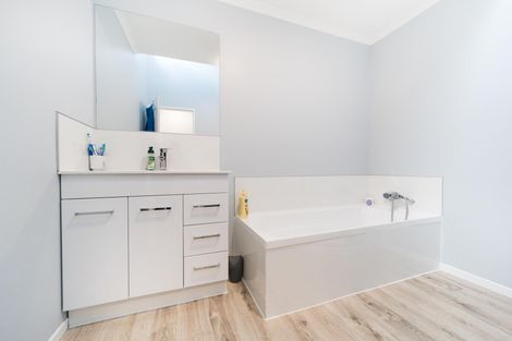 Photo of property in 47a Carter Crescent, Awapuni, Palmerston North, 4412