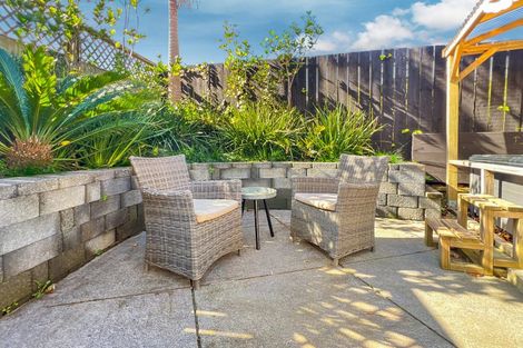 Photo of property in 14a Mchardy Place, Glenfield, Auckland, 0627