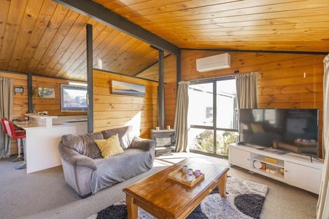 Photo of property in 34 Hollis Road, Paraparaumu Beach, Paraparaumu, 5032