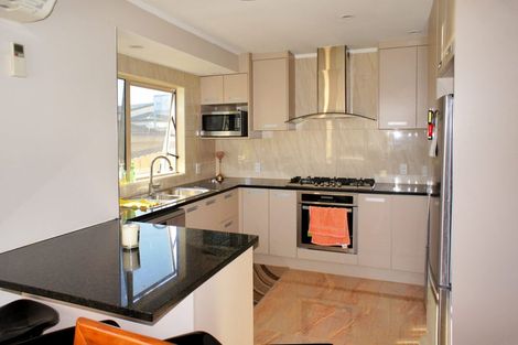 Photo of property in 1/10 Lowburn Place, Clover Park, Auckland, 2019