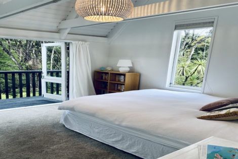Photo of property in 153 Atkinson Road, Titirangi, Auckland, 0604