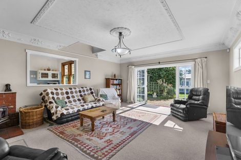 Photo of property in 190 Regent Street, Martinborough, 5711