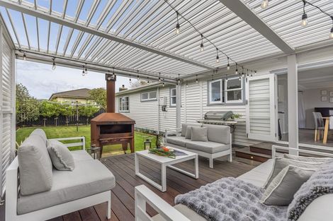 Photo of property in 4 Beauchamp Street, Tawa, Wellington, 5028