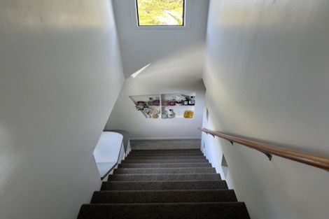 Photo of property in 22 Capilano Place, Glenfield, Auckland, 0629