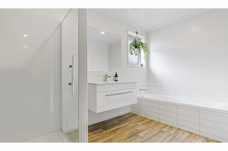 Photo of property in 5 George Square West, Wigram, Christchurch, 8025