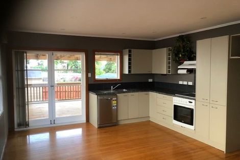 Photo of property in 15 Dakota Avenue, Beach Haven, Auckland, 0626